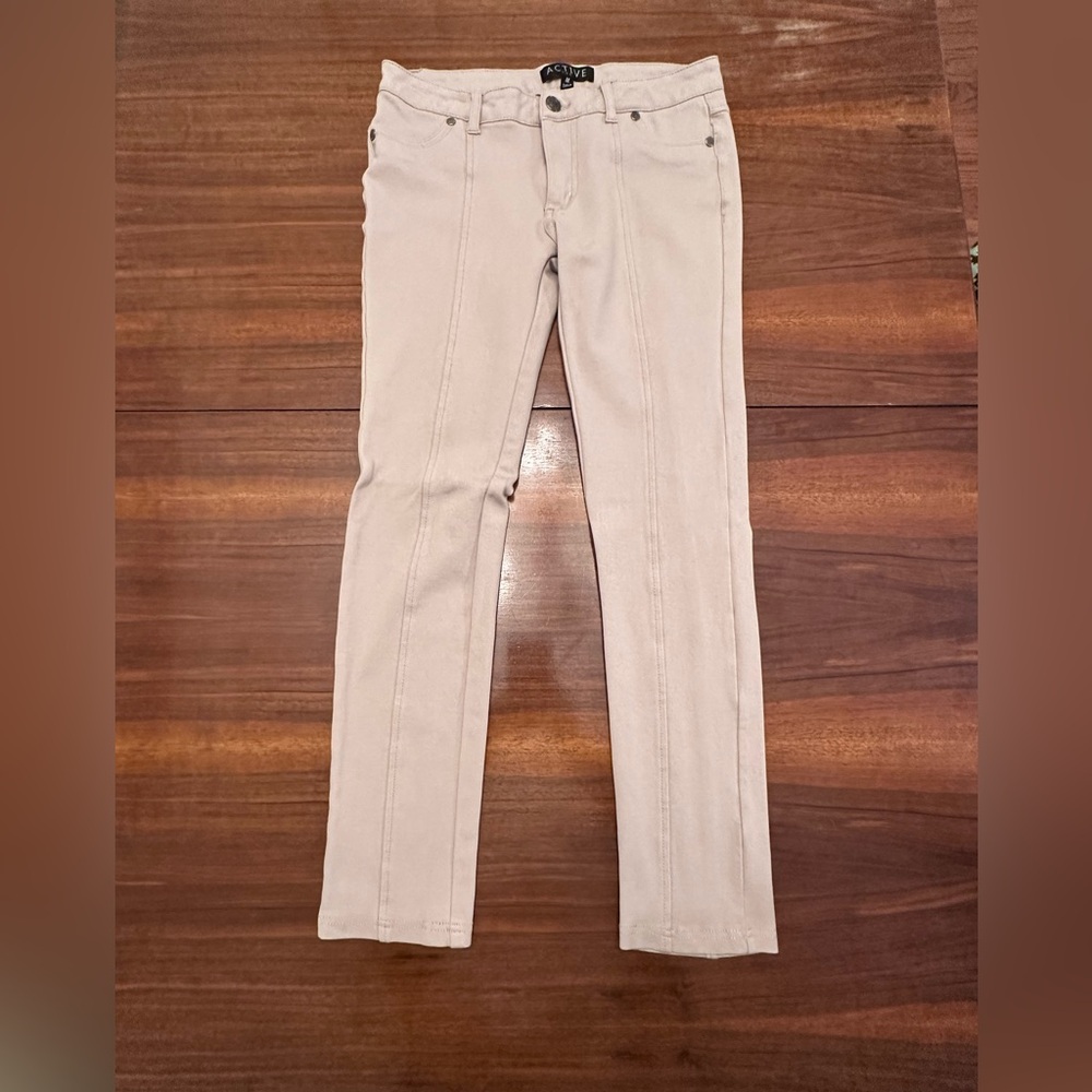 Taupe skinny pants. Size medium.